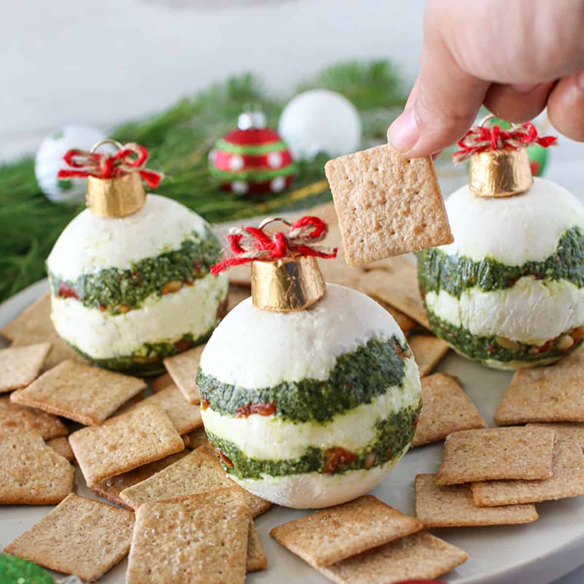 Ornament Pesto Sun-dried Tomato Cheese Balls +